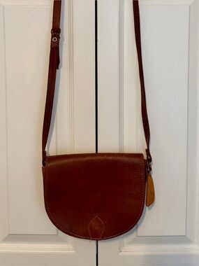Lodge Brown Leather Crossbody Saddle Bag